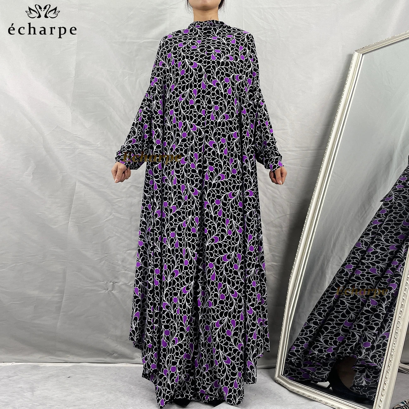 Abaya Longue Fleurie avec Hijab – Collection Élégance