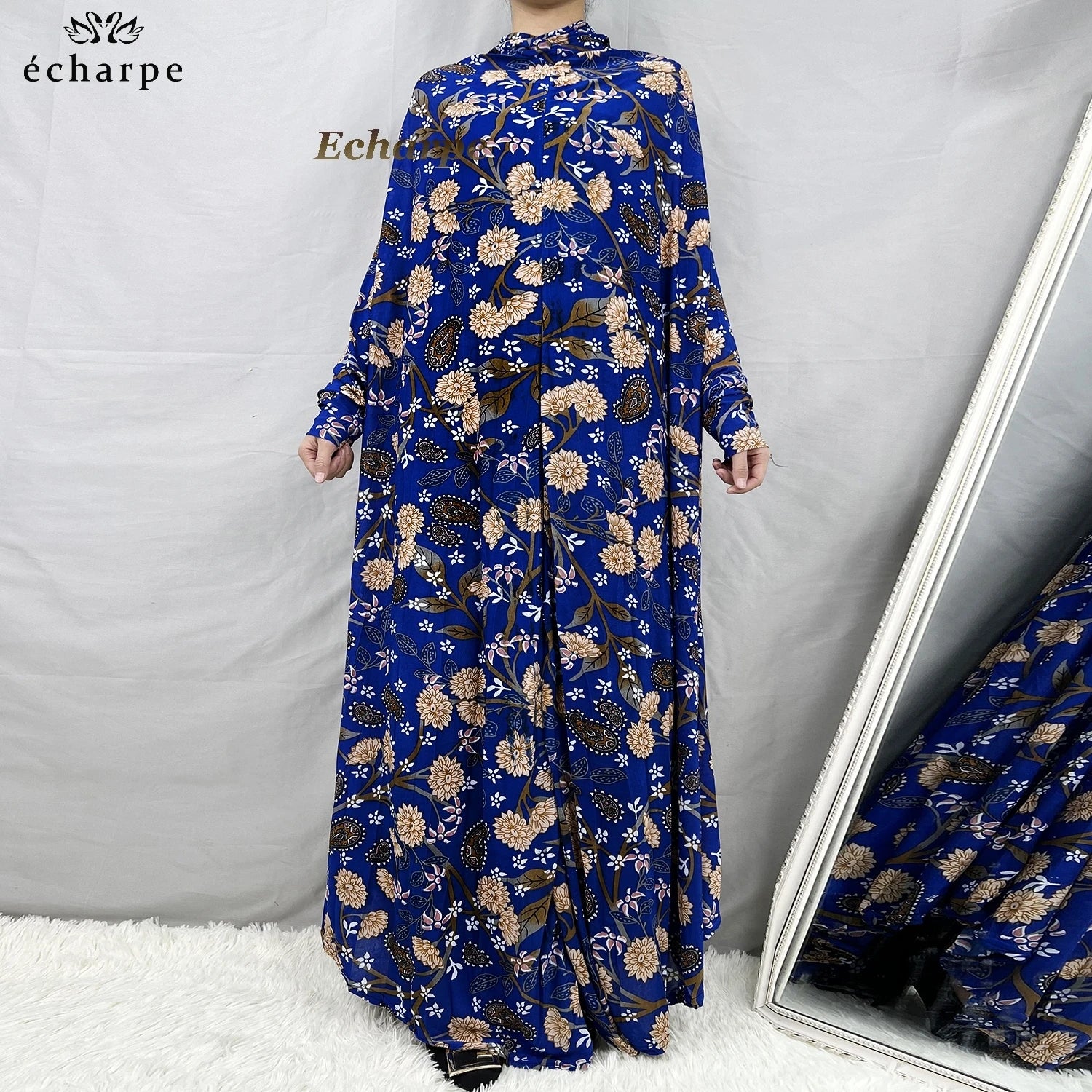Abaya Longue Fleurie avec Hijab – Collection Élégance
