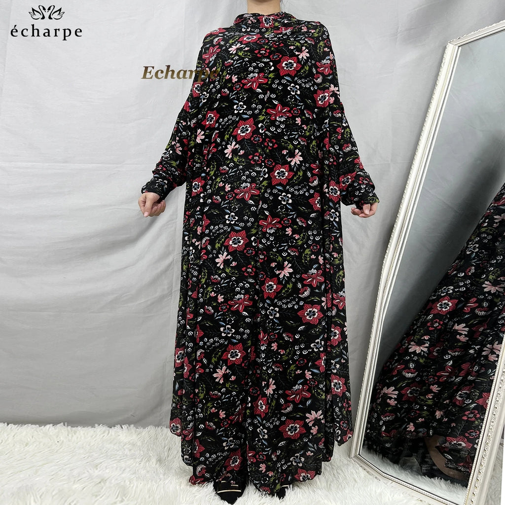 Abaya Longue Fleurie avec Hijab – Collection Élégance