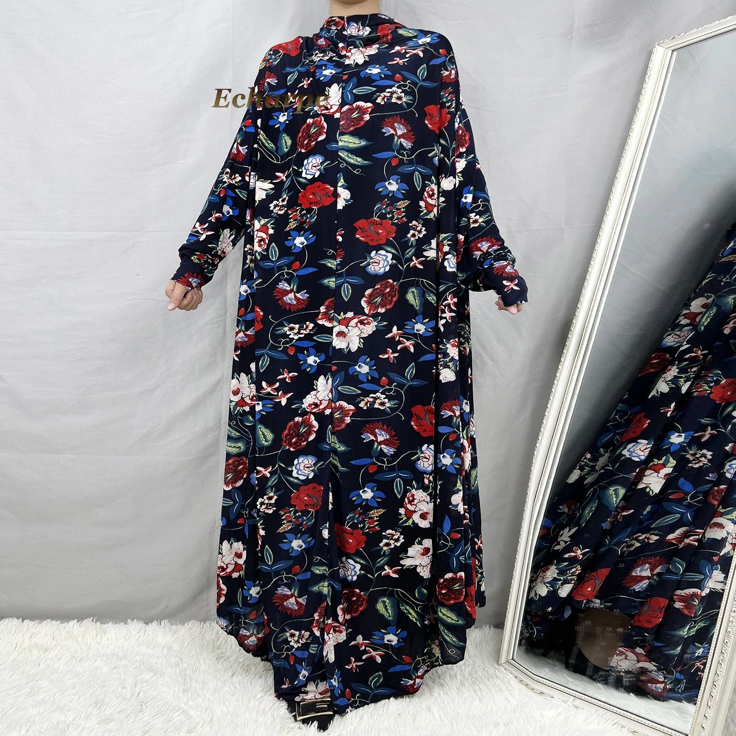 Abaya Longue Fleurie avec Hijab – Collection Élégance