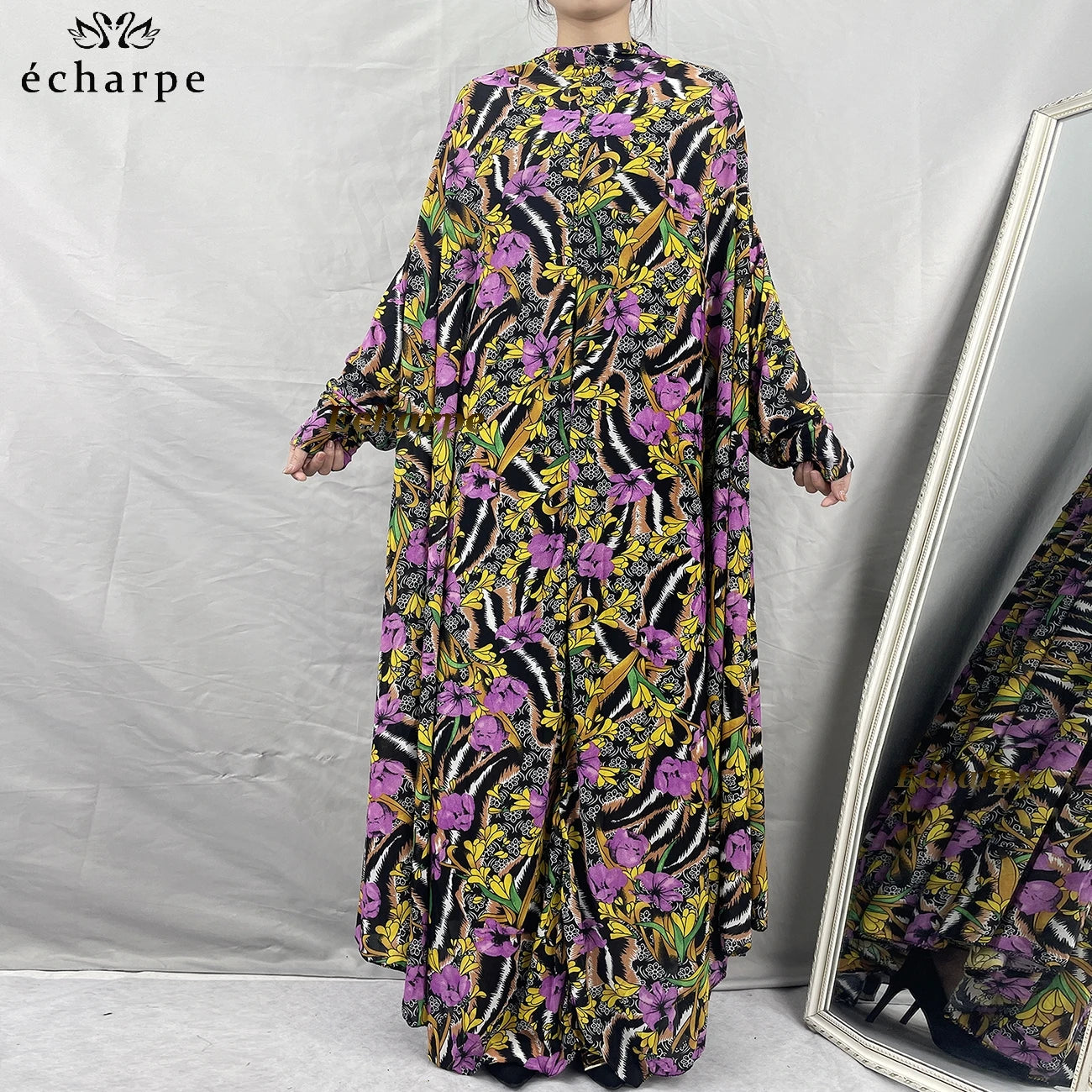 Abaya Longue Fleurie avec Hijab – Collection Élégance