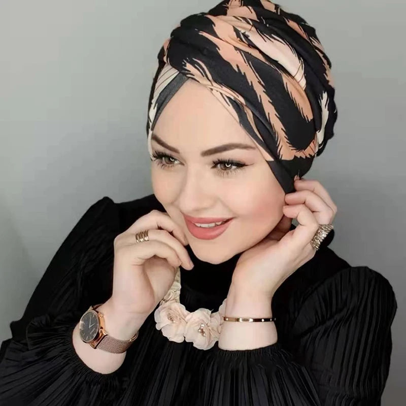 Turban Hijab Croisé en Jersey – Prêt à Porter, Élégant et Confortable