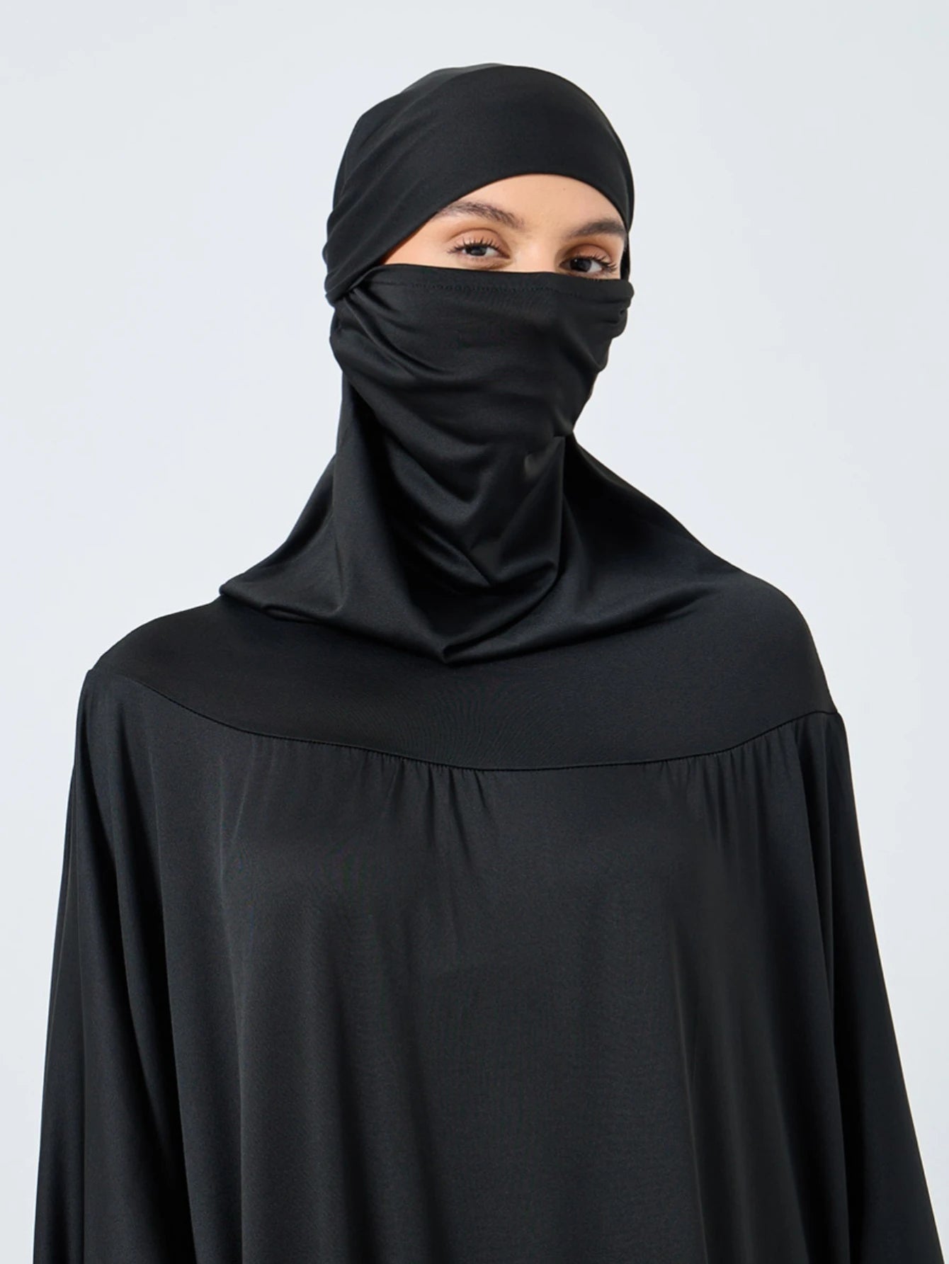 Abaya de Prière avec Hijab Intégré – Longue, Ample et Élégante