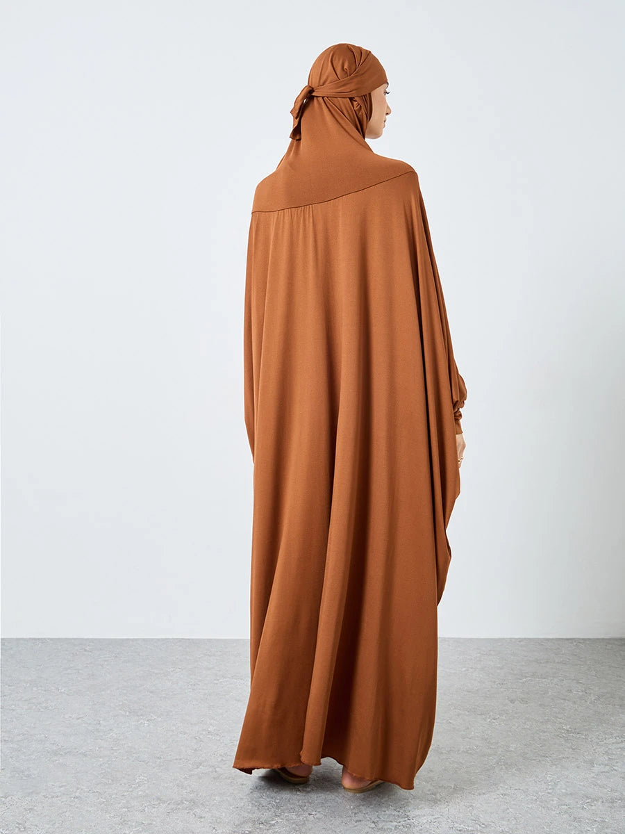 Abaya de Prière avec Hijab Intégré – Longue, Ample et Élégante