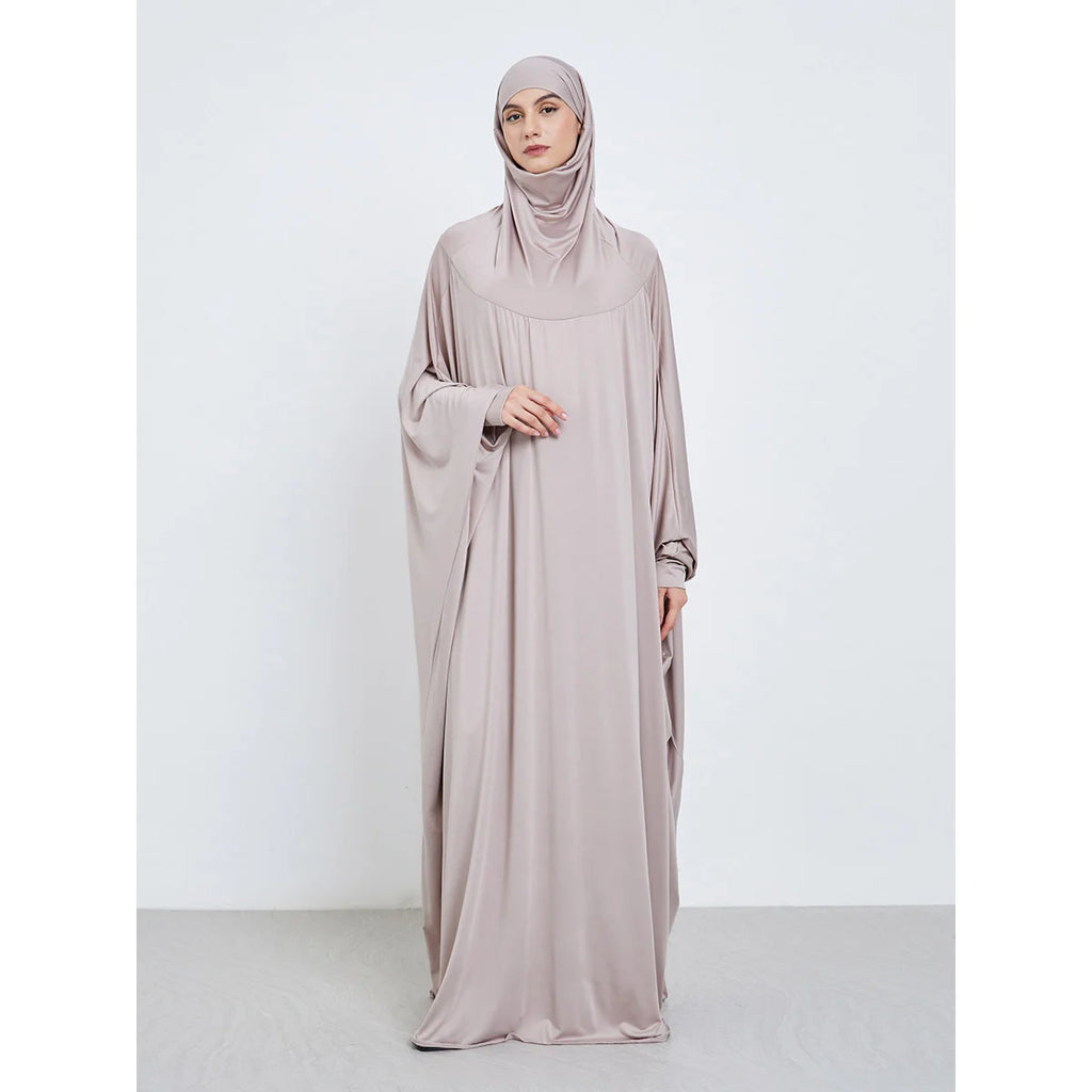Abaya de Prière avec Hijab Intégré – Longue, Ample et Élégante