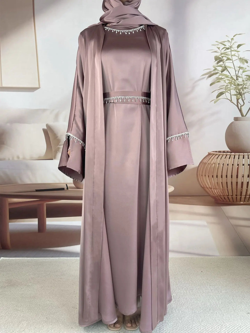 Abaya de luxe en satin - ensemble 6 piéces avec hijab et ceinture