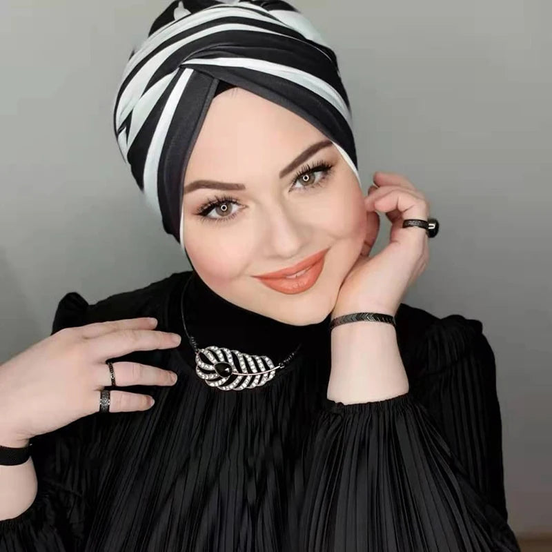 Turban Hijab Croisé en Jersey – Prêt à Porter, Élégant et Confortable