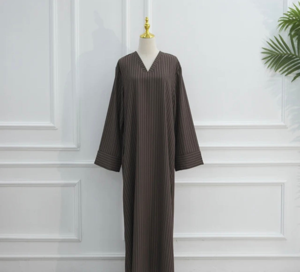 Abaya Ample à Rayures  – Style Tailleur & Élégance Moderne